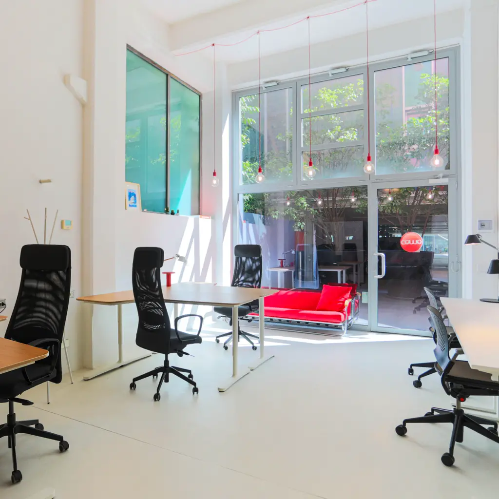 coworking lambrate scrivanie