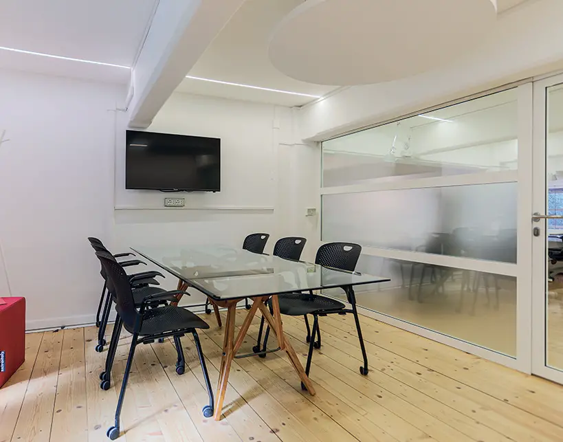 sala-riunioni-coworking-lambrate
